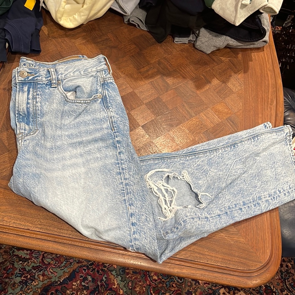 american eagle mom jeans